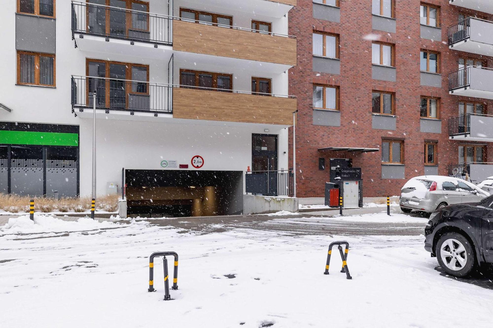 Exclusive With Parking By Renters Prestige * Cracovia