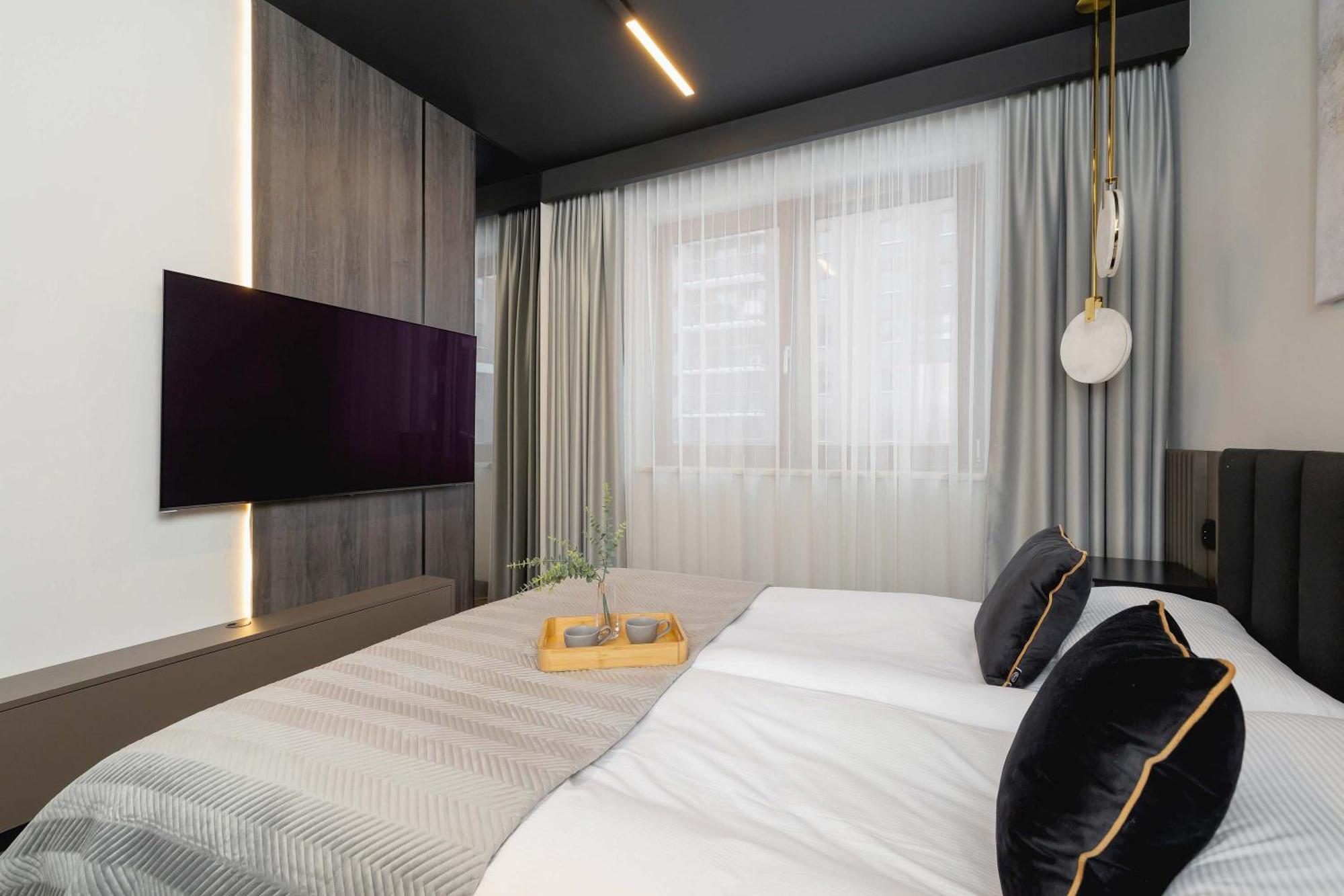 Exclusive With Parking By Renters Prestige Appartamento
